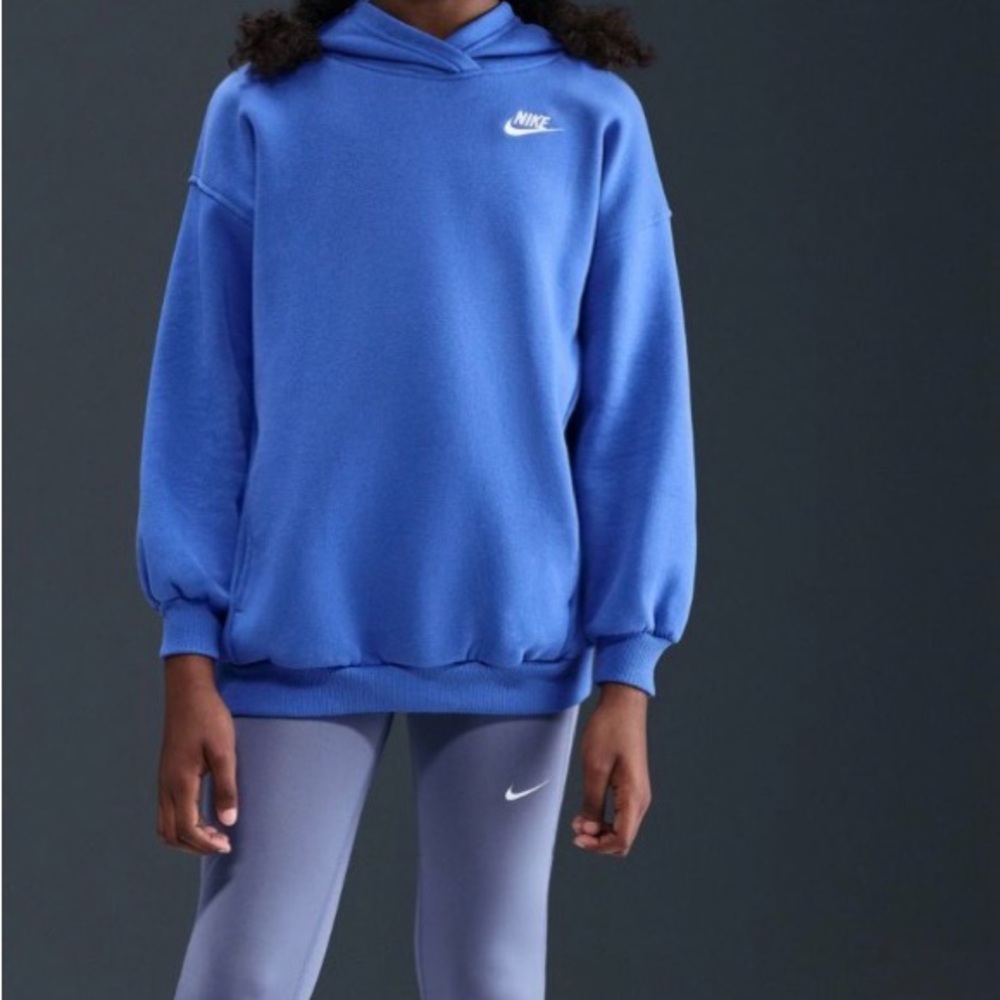 Nike Girls’ Sportswear
Oversized Club Fleece Pullover
Hoodie NWT Sz Medium